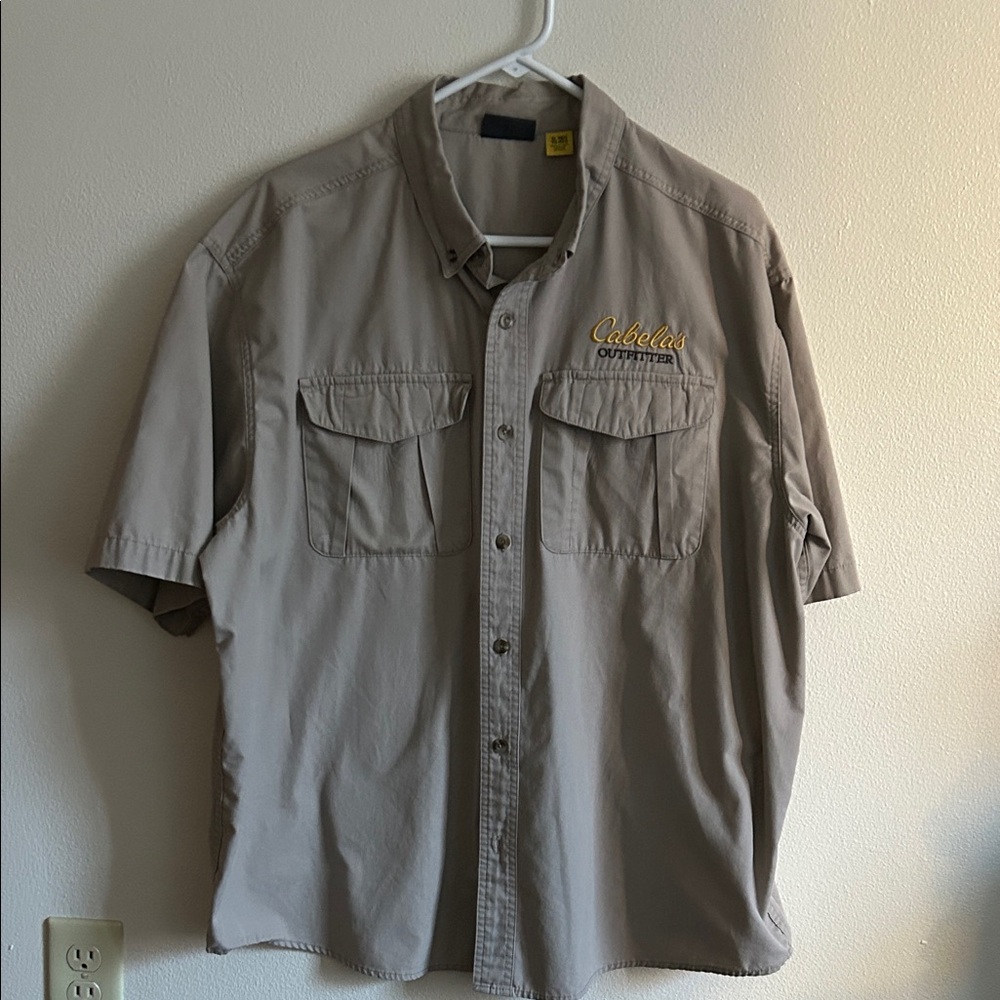 Cabela's Men's Casual Beige Button Down Short Sleeve Shirt ..XLReg/TGReg